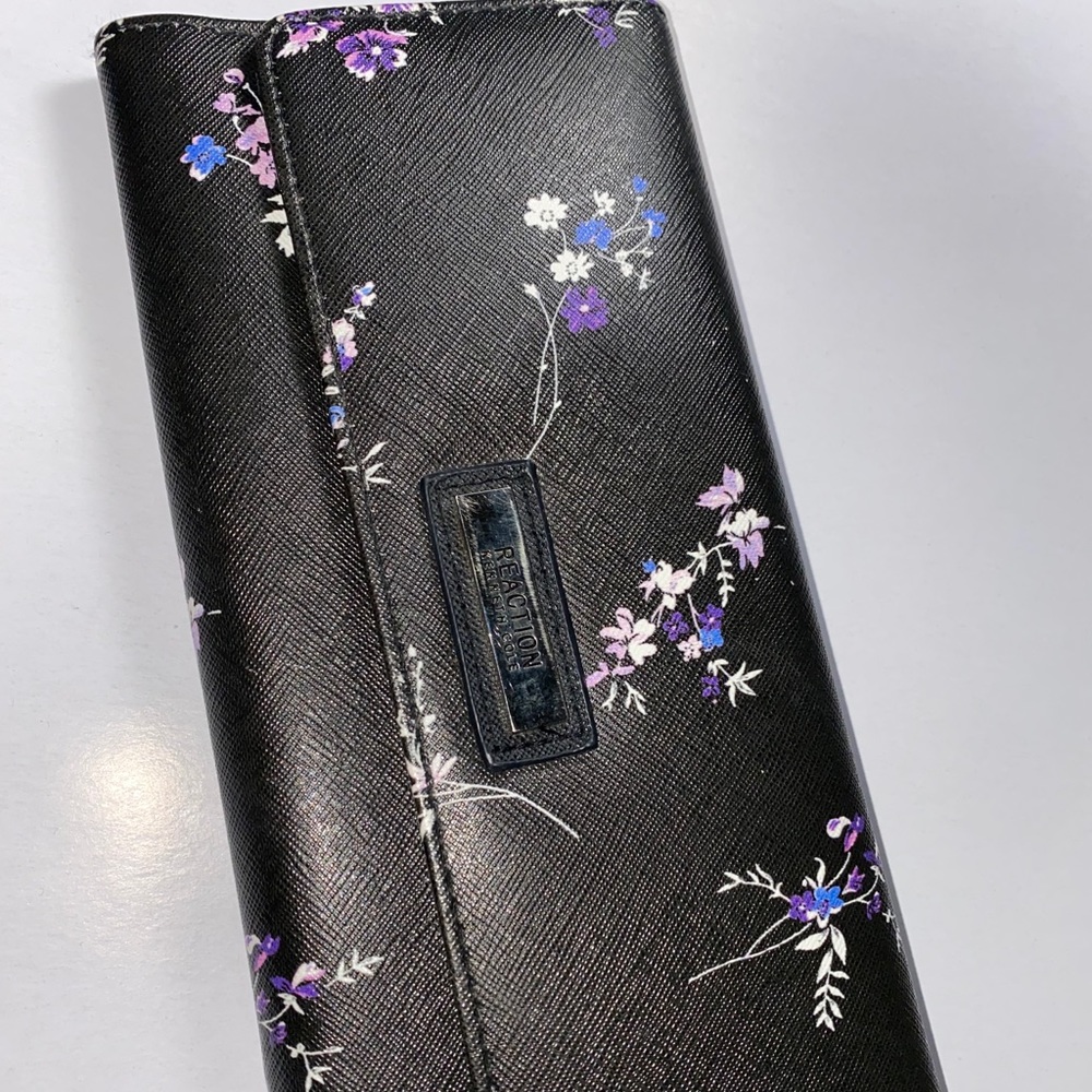 Kenneth Cole Clutch/ Wallet